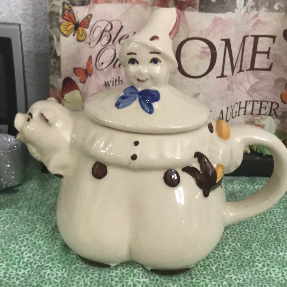 Vintage 1940 Tom Tom the piper’s son Tea pot